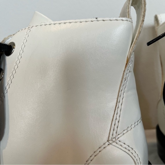 ABOUND-NWT White Combat Lace Up Ankle Boots With Black Laces Size 7.5 - Picture 9 of 12